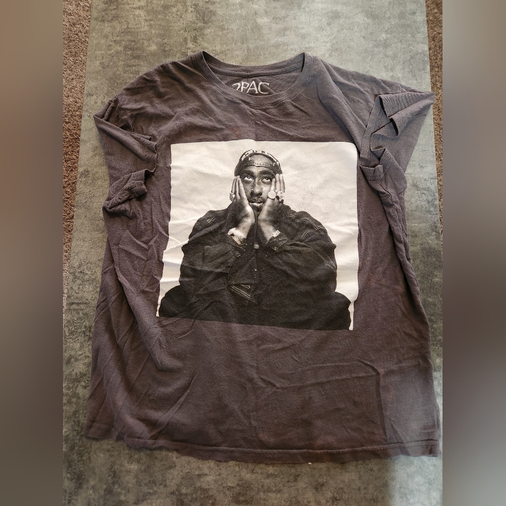 Tupac shirt